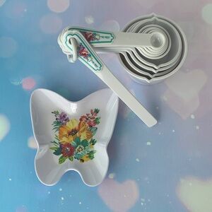 Pioneer Woman  melamine measuring set Sweet romance design